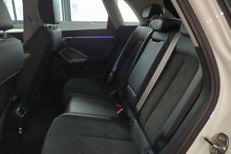 Audi Q3 2019 #17 Audi Q3 2019 car image #17