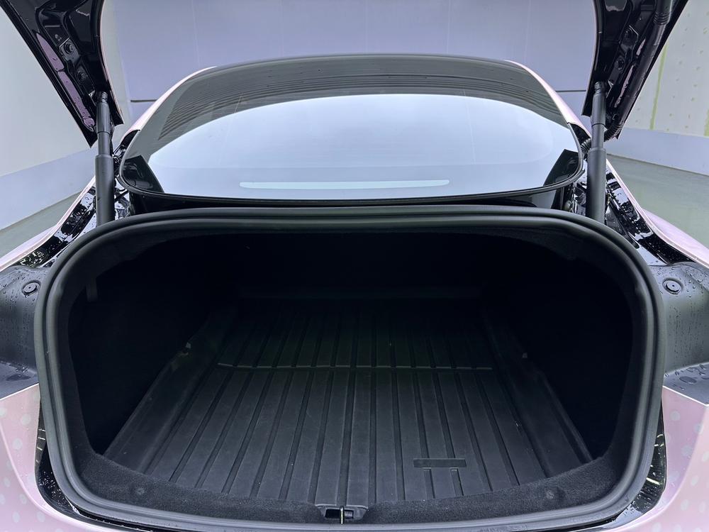 Tesla Model 3 2024 car image #17