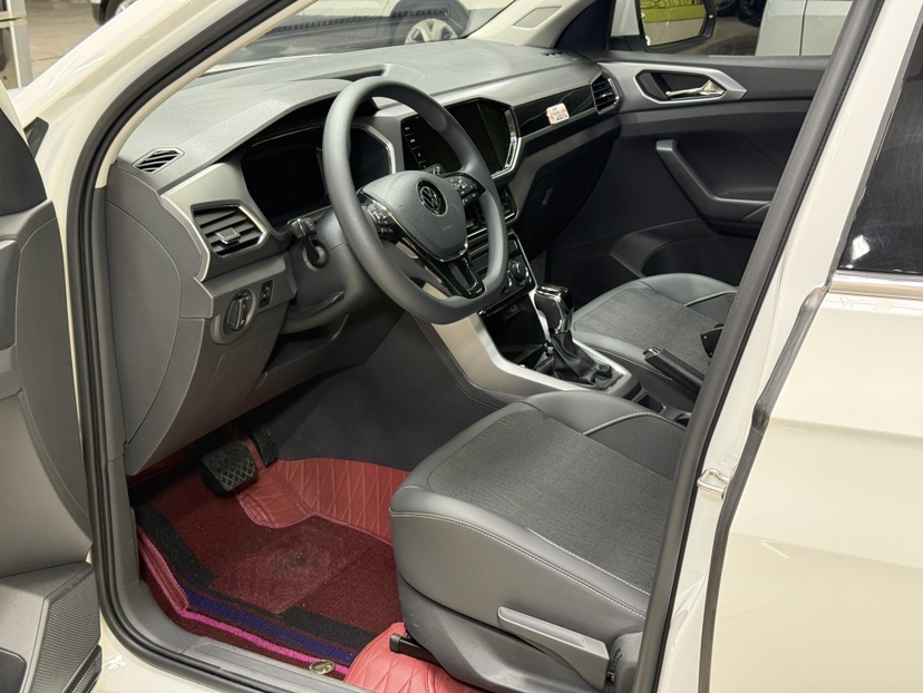 Volkswagen T-Cross 2022 car image #5