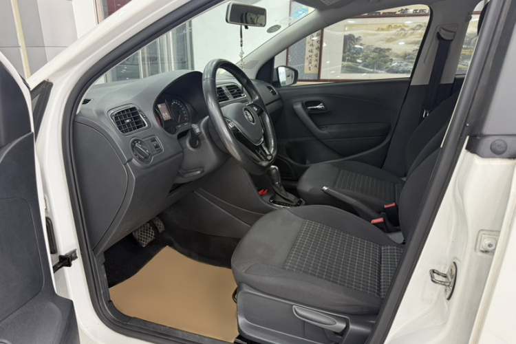 Volkswagen Polo 2019 #10 Volkswagen Polo 2019 car image #10