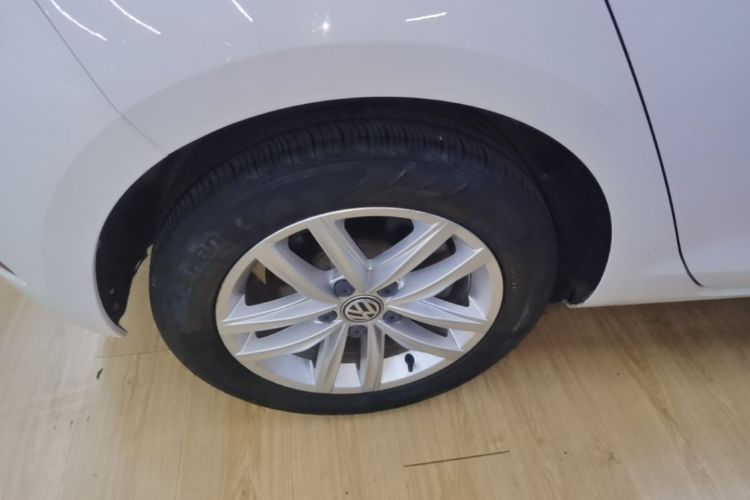 Volkswagen Golf 2018 car image #10