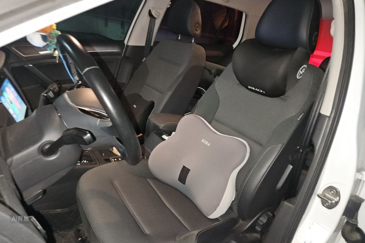 Volkswagen Golf 2018 car image #17