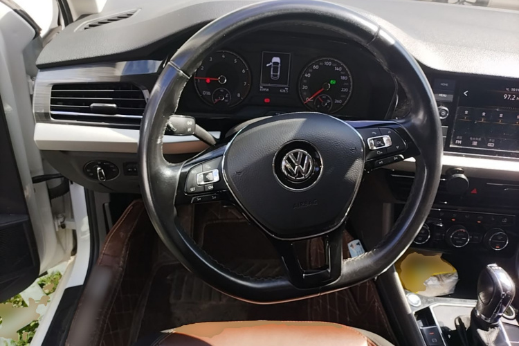 Volkswagen Lavida 2020 car image #11