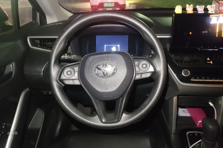 Toyota Corolla Cross 2023 #12 Toyota Corolla Cross 2023 صورة سيارة #12