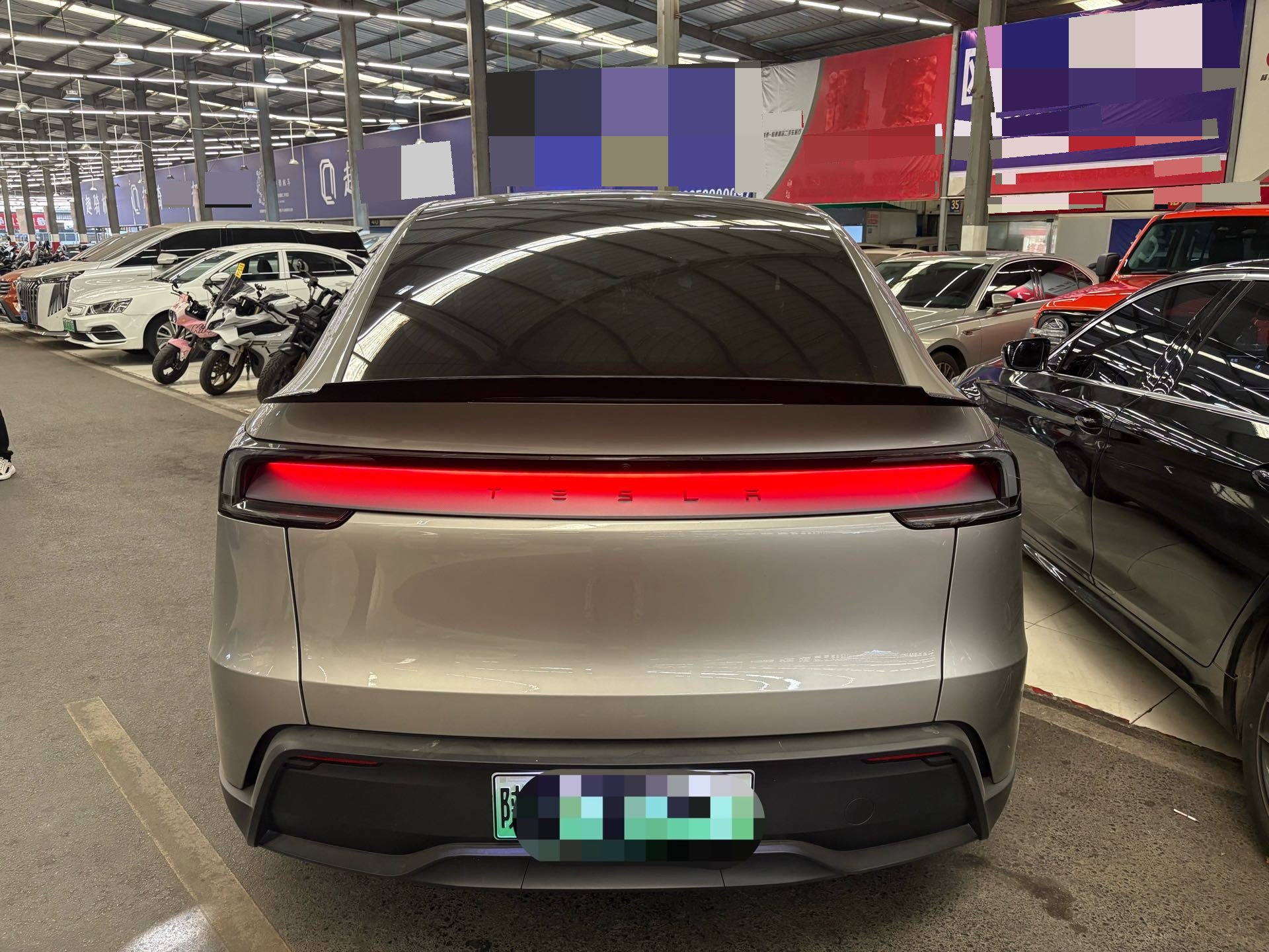 Tesla Model Y L 2026 #4 Tesla Model Y L 2026 immagine di auto #4