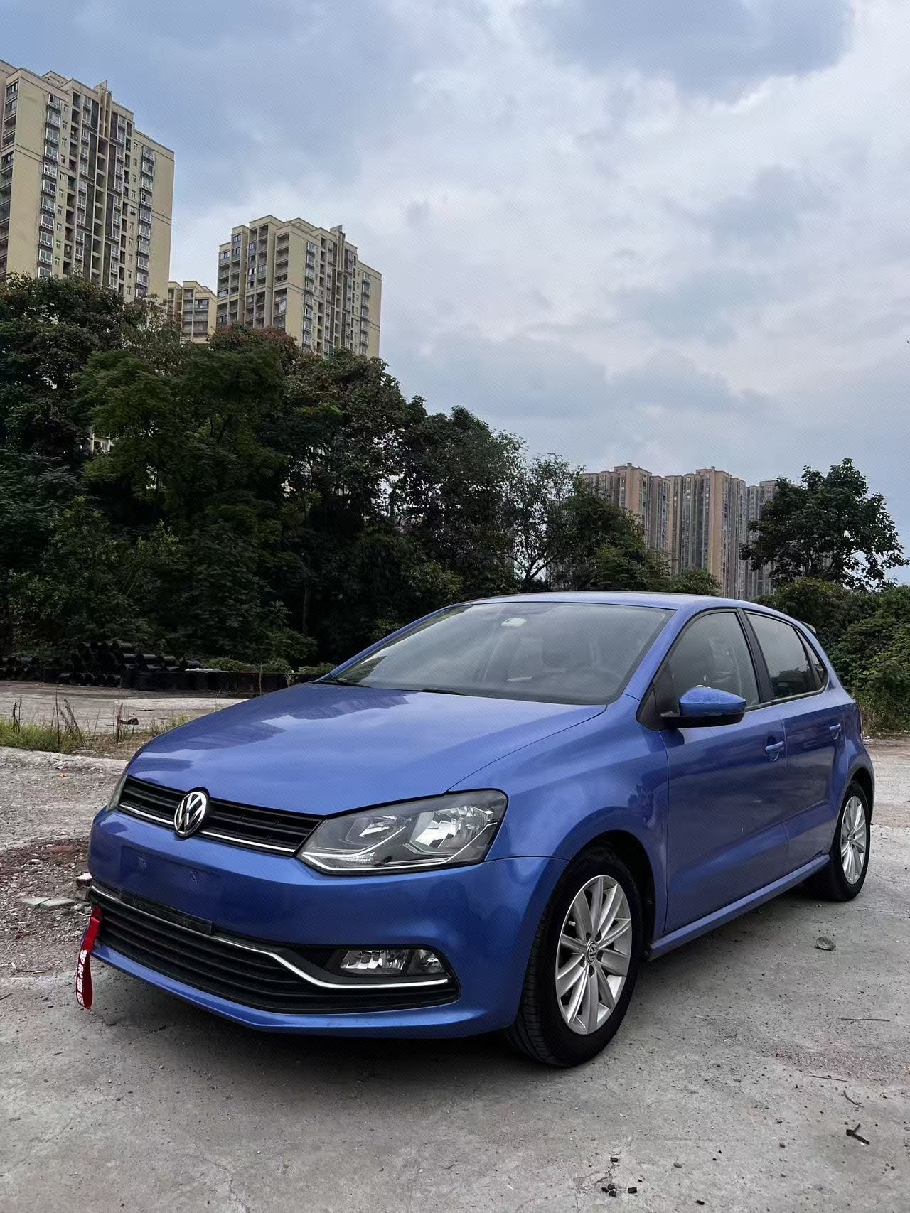 Volkswagen Polo 2015 Volkswagen Polo 2015 car image