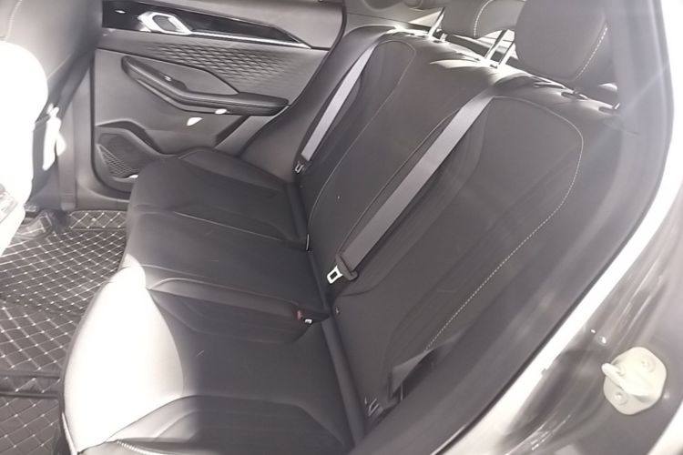 GEELY Coolray 2025 #17 GEELY Coolray 2025 car image #17