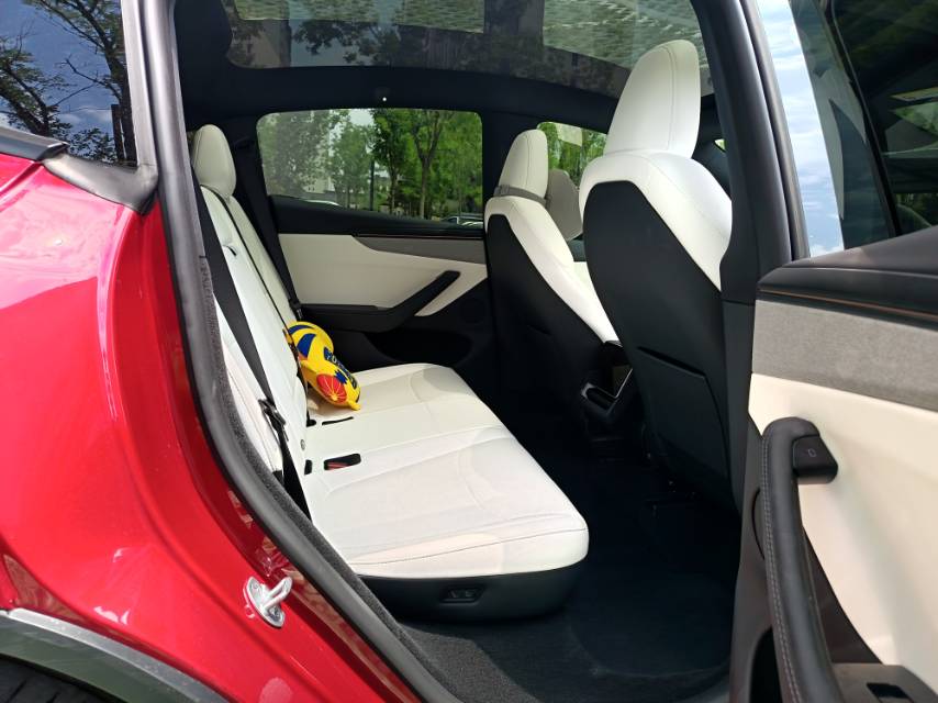 Tesla Model Y 2026 #3 Tesla Model Y 2026 immagine di auto #3