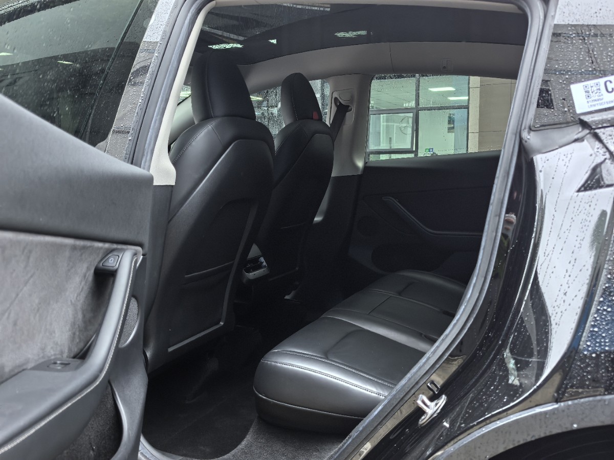 Tesla Model Y 2022 car image #8