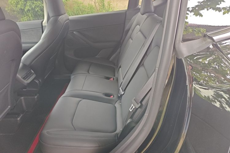 Tesla Model Y 2023 #17 Tesla Model Y 2023 car image #17