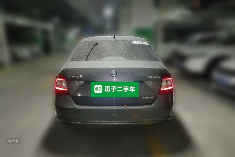 Skoda Rapid 2014 car image #6