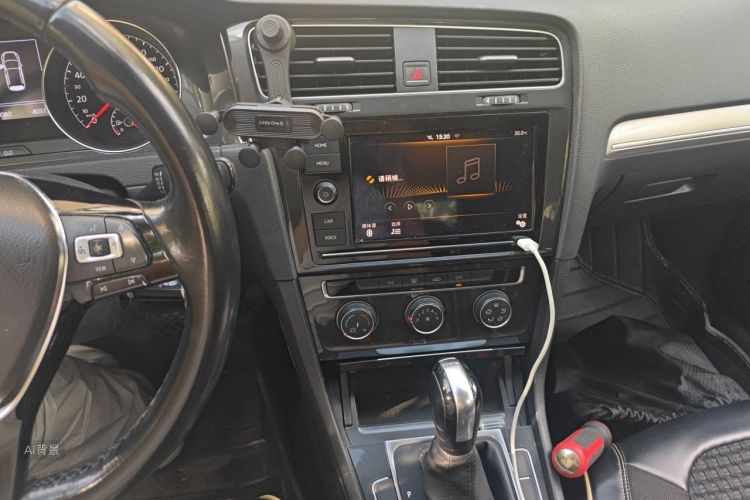 Volkswagen Golf 2019 car image #15