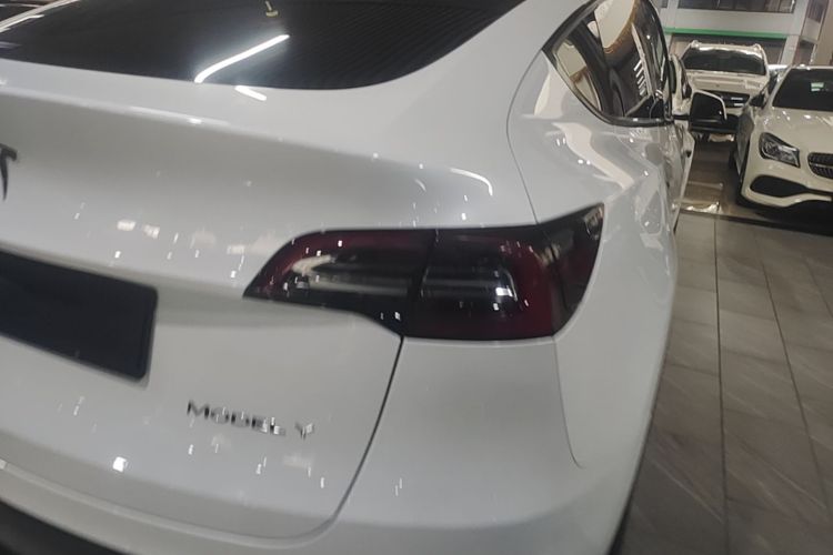 Tesla Model Y 2023 #8 Tesla Model Y 2023 car image #8