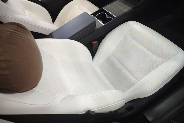 Tesla Model 3 2023 car image #24