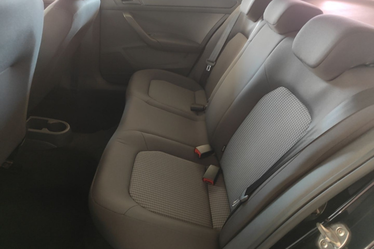 Volkswagen Santana 2016 car image #17