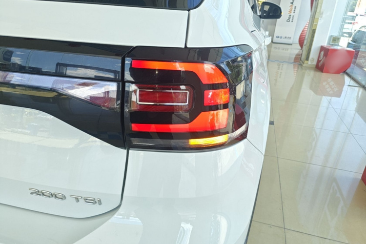 Volkswagen Tacqua 2024 immagine di auto #8