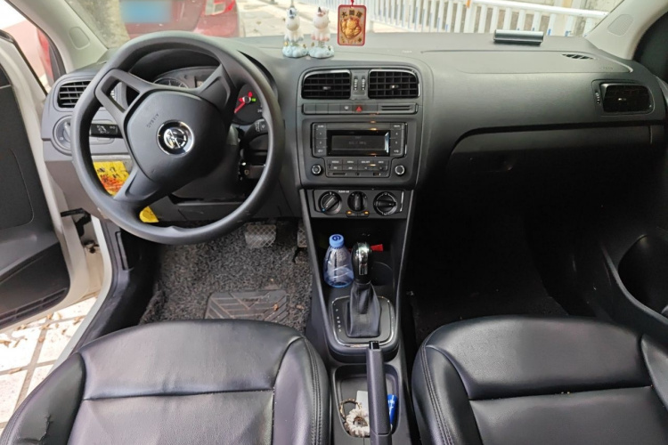 Volkswagen Polo 2016 car image #7