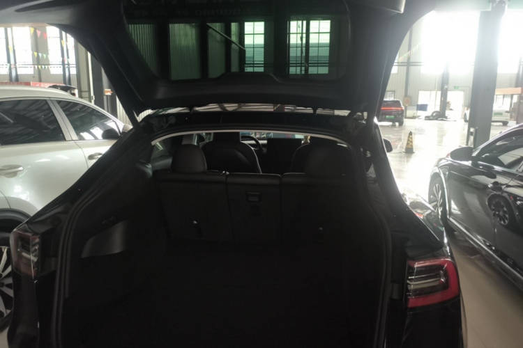 Tesla Model Y 2023 #19 Tesla Model Y 2023 car image #19
