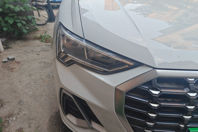 Audi Q3 2020 car image #8