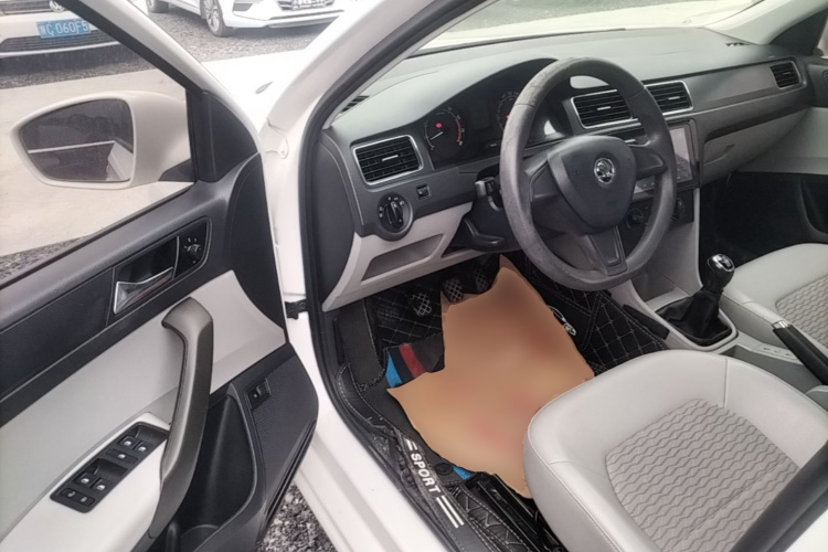 2017 immagine di auto #16