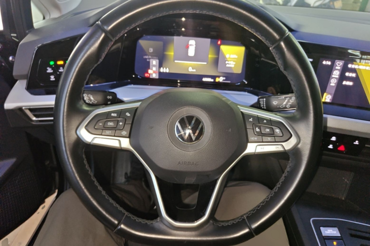 Volkswagen Golf 2021 car image #15