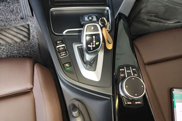 BMW 3 Series 2018 #14 BMW 3 Series 2018 car image #14