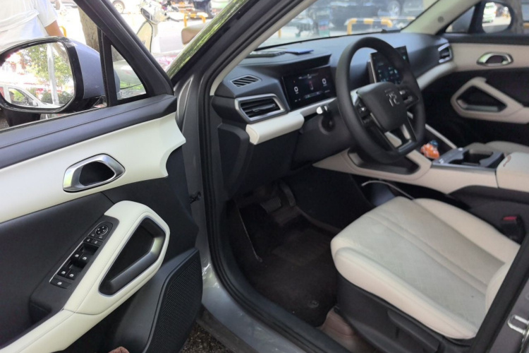 BYD YuanUP 2025 car image #9