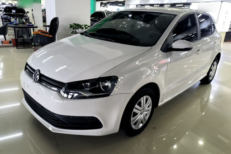 Volkswagen Polo 2018 car image #2