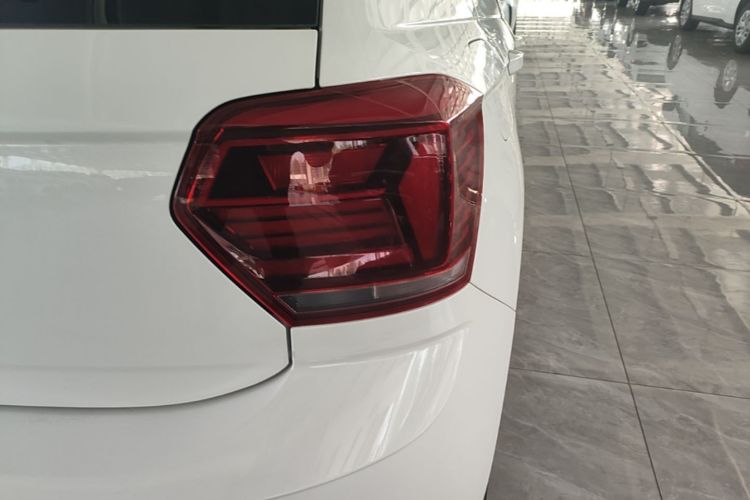 Volkswagen Polo 2021 car image #8