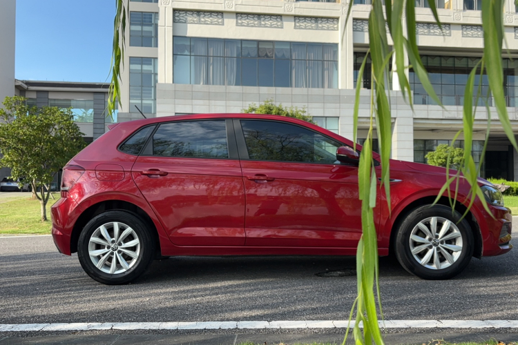 Volkswagen Polo 2021 car image #10