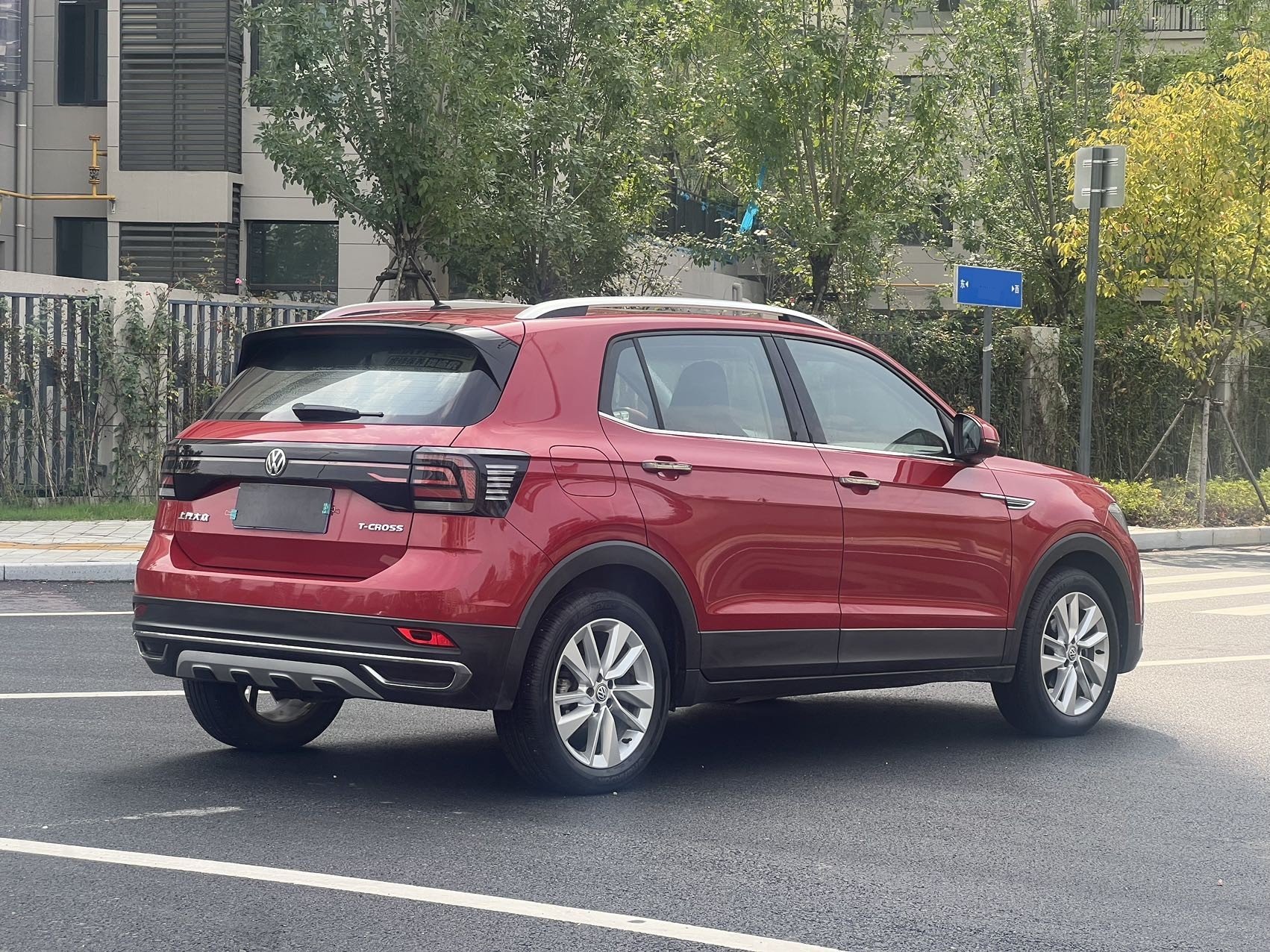 Volkswagen T-Cross 2019 #9 Volkswagen T-Cross 2019 car image #9