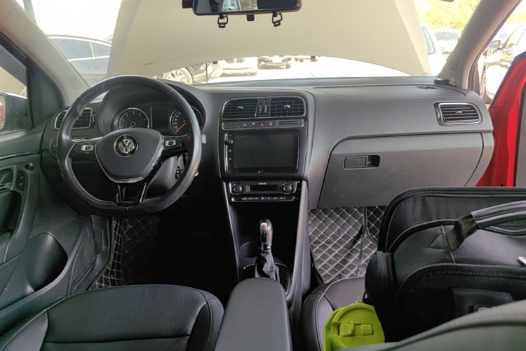 Volkswagen Polo 2017 car image #10