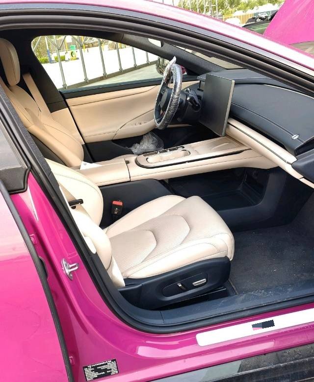 MI SU7 2025 car image #4