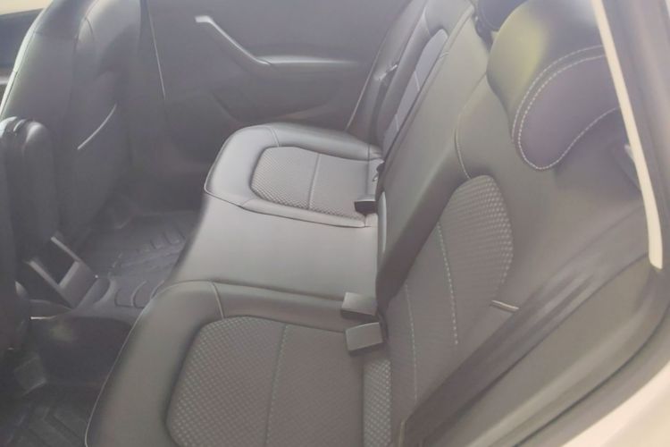 Volkswagen Santana 2016 car image #13