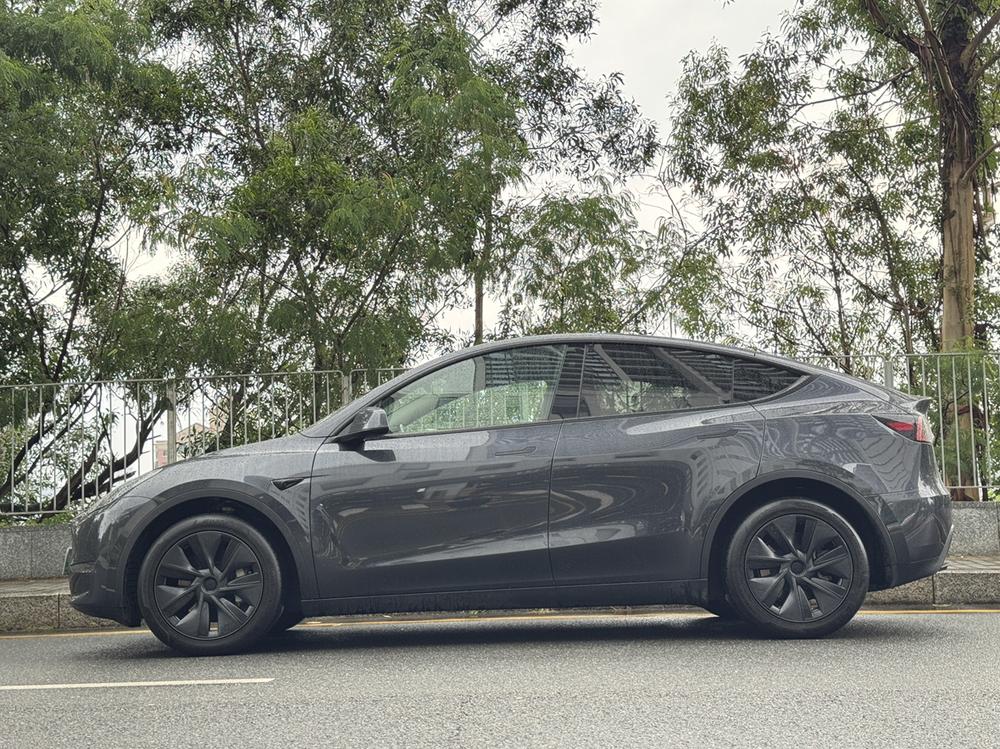 Tesla Model Y 2024 car image #4