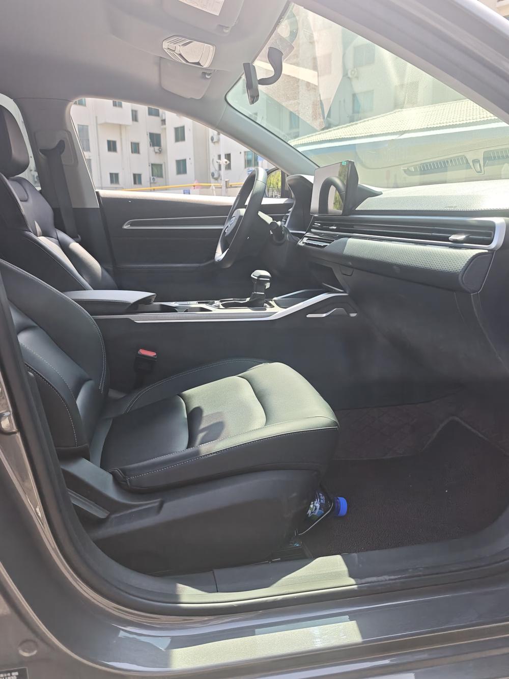 GEELY Emgrand 2025 #11 GEELY Emgrand 2025 car image #11