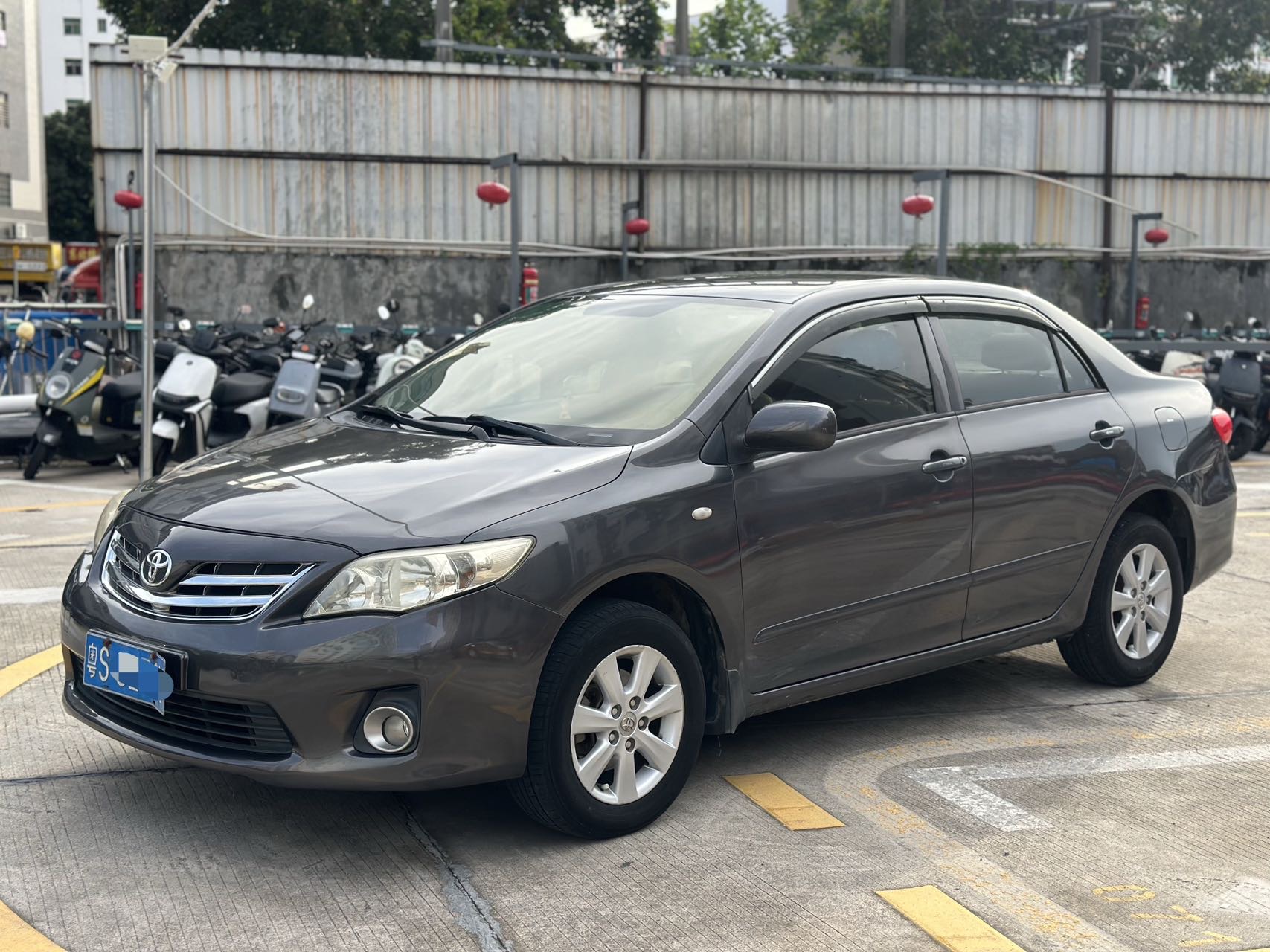 Toyota Corolla 2013 Toyota Corolla 2013 car image