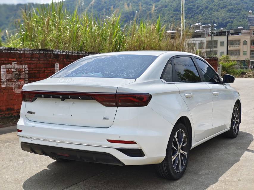 GEELY Emgrand 2022 #7 GEELY Emgrand 2022 car image #7