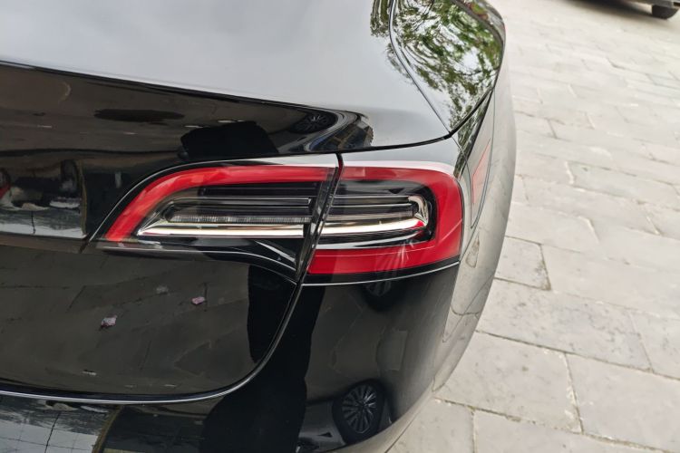 Tesla Model 3 2023 car image #8