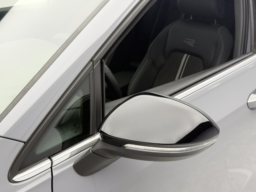 Volkswagen Golf 2023 #11 Volkswagen Golf 2023 صورة سيارة #11