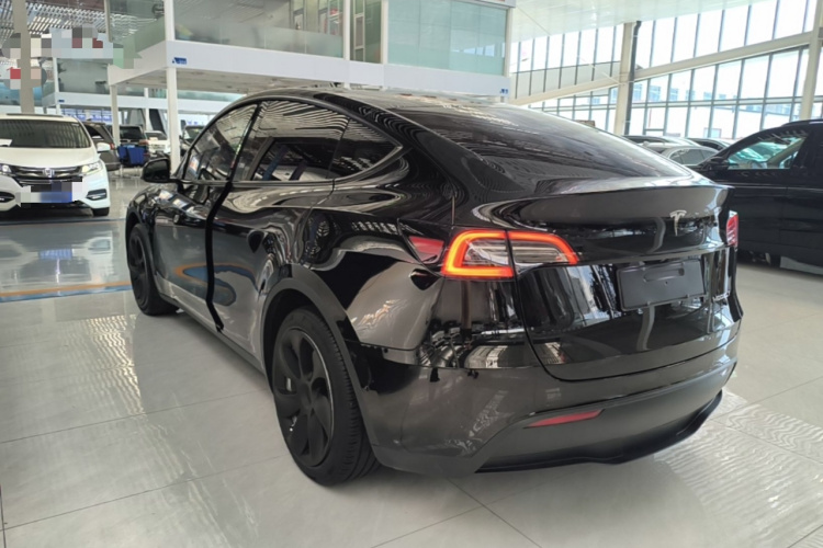 Tesla Model Y 2023 #5 Tesla Model Y 2023 immagine di auto #5