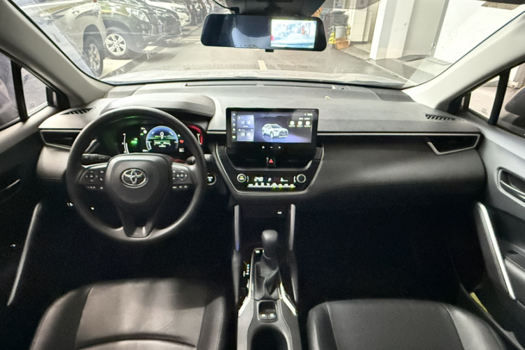 Toyota Corolla Cross 2024 immagine di auto #11