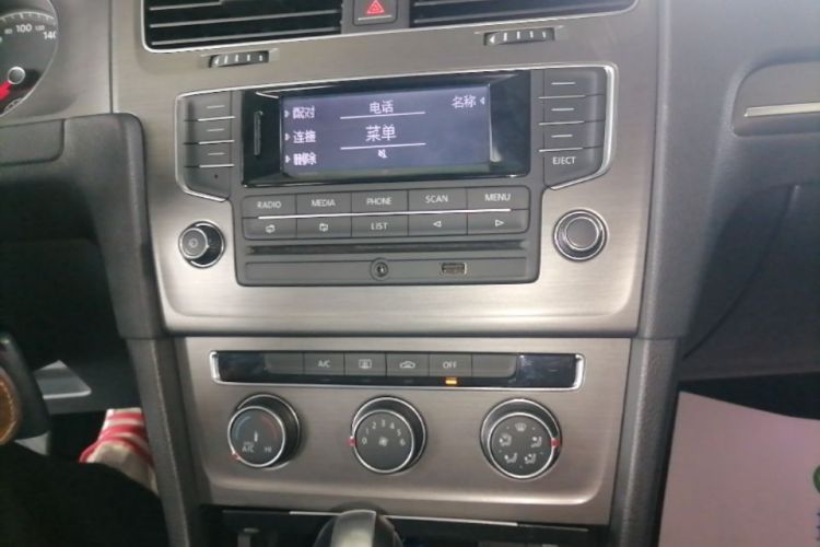 Volkswagen Golf 2014 car image #13