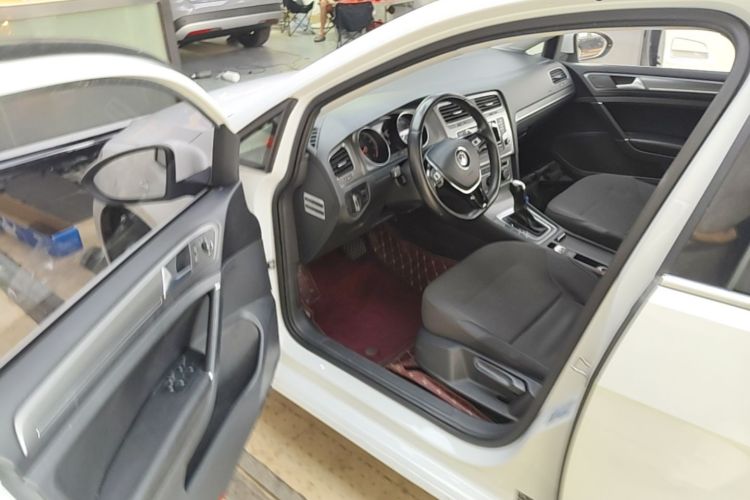 Volkswagen Golf 2016 car image #16