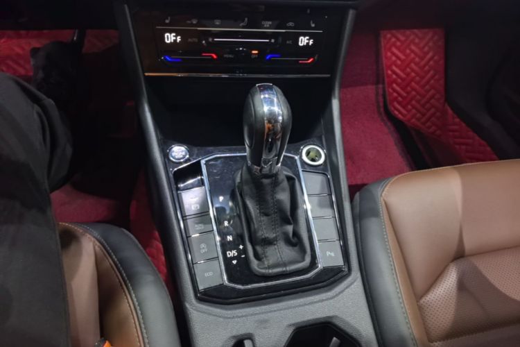 Volkswagen Lavida 2020 car image #14