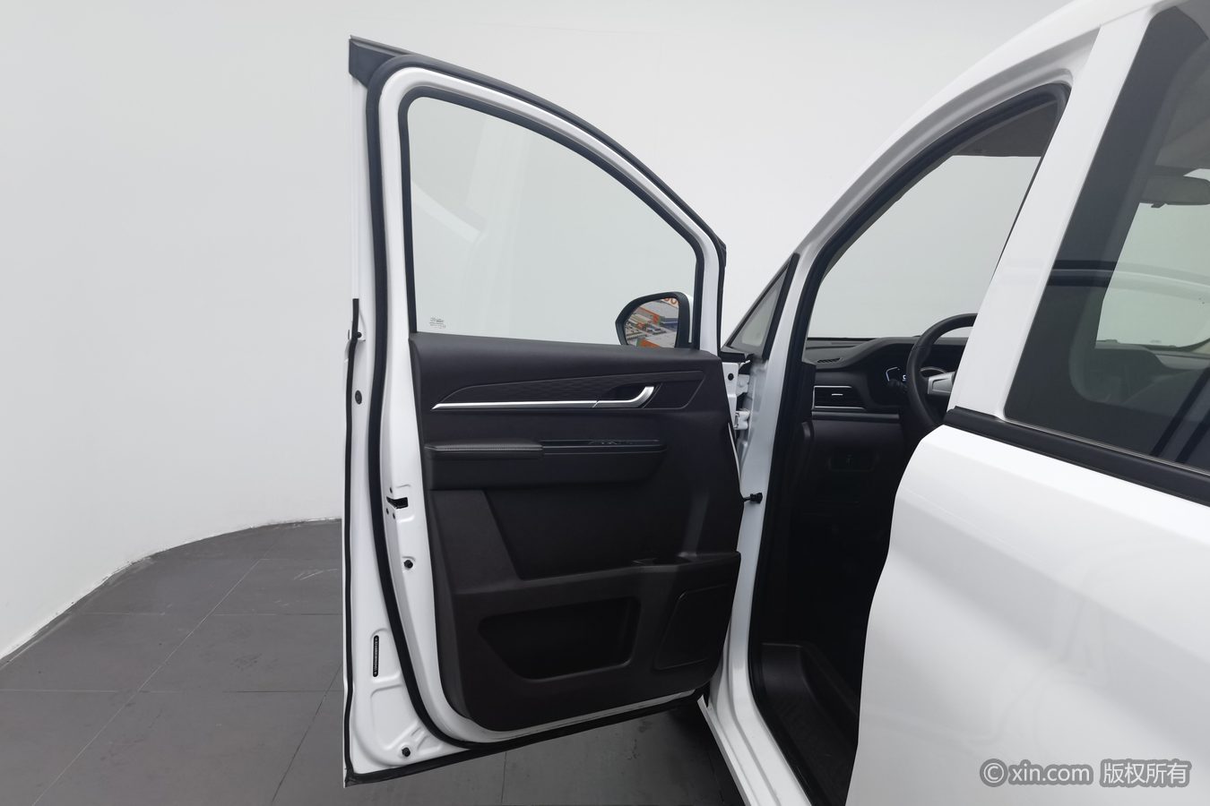 Beijing 2024 car image #8