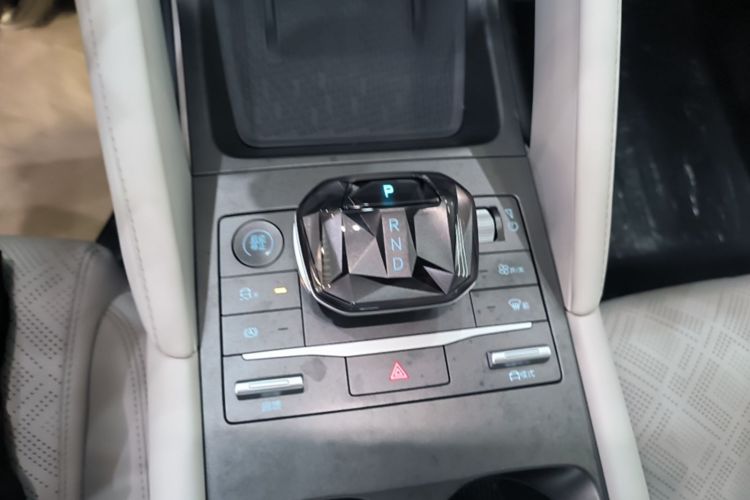 BYD YuanUP 2024 #14 BYD YuanUP 2024 car image #14