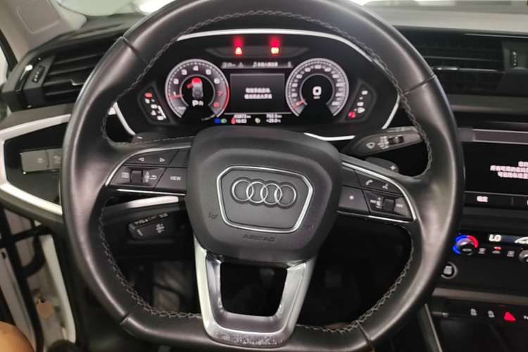 Audi Q3 2022 car image #11