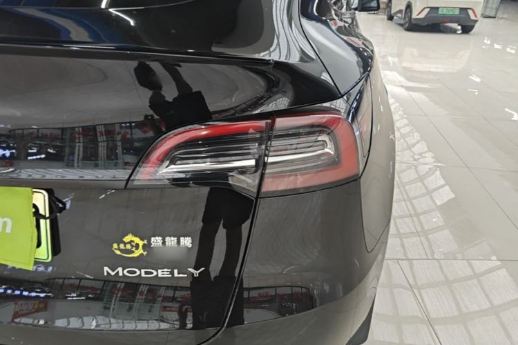 Tesla Model Y 2023 #8 Tesla Model Y 2023 car image #8