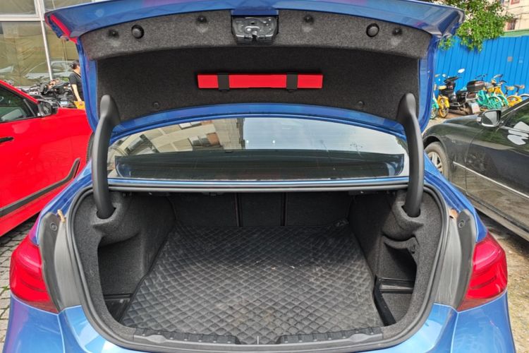BMW 3 Series 2019 #19 BMW 3 Series 2019 car image #19